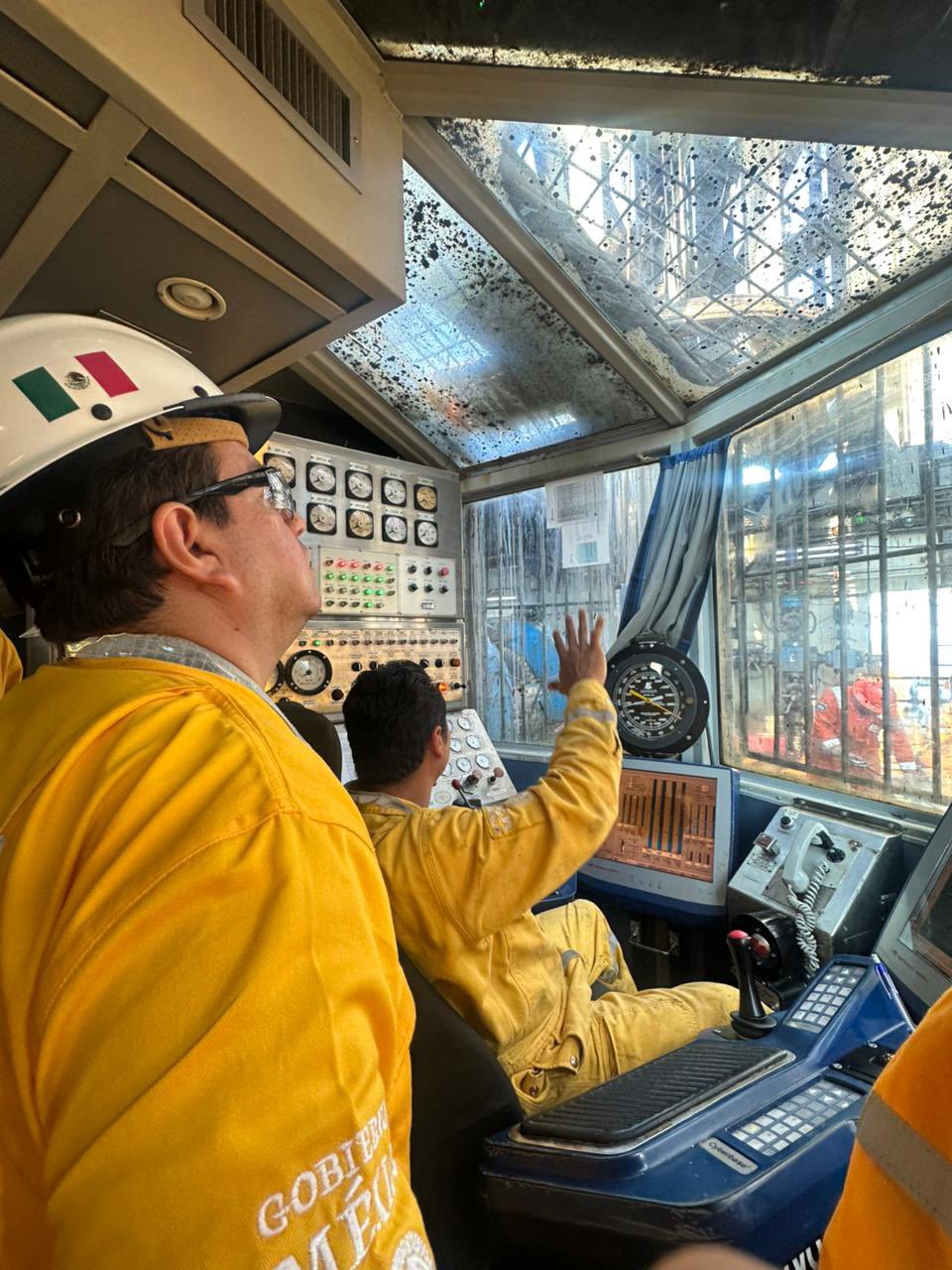 el nuevo director general de Petróleos Mexicanos (Pemex), Juan Carlos Carpio Fragoso, realizó una gira de trabajo por activos clave del sureste e infraestructura marina.