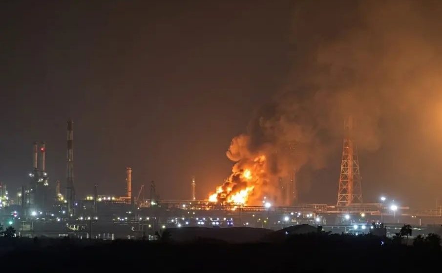 Pemex controla incendio en la refinería de Salina Cruz; reportan seis lesionados