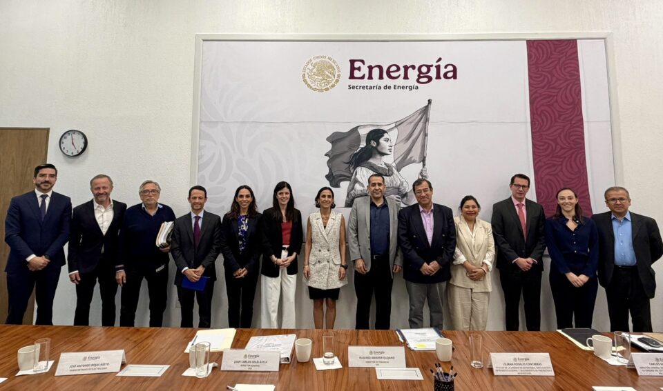SENER y Asolmex exploran nuevos proyectos de generación fotovoltaica en México