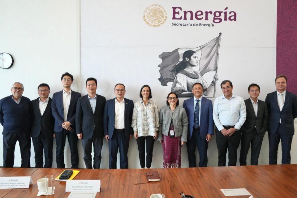 Sener y CFE fortalecen lazos con CRRC para impulsar infraestructura de energía renovable
