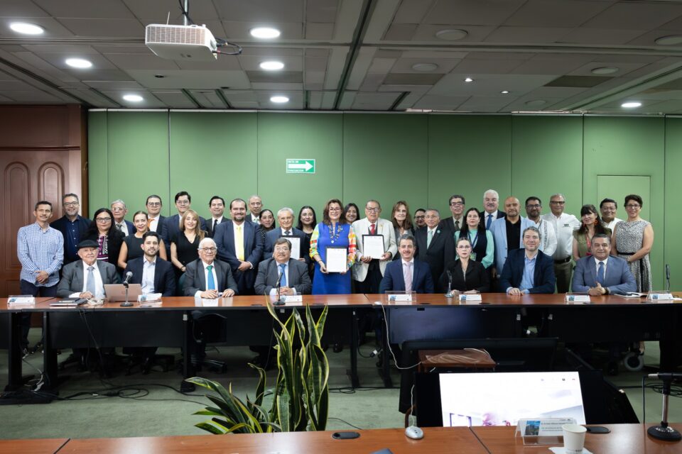 IMP y UNAI firman convenio estratégico para impulsar el desarrollo tecnológico y científico