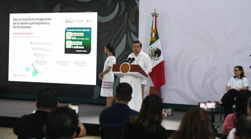 Pemex invertirá 93,000 mdp para reactivar la petroquímica y fertilizantes